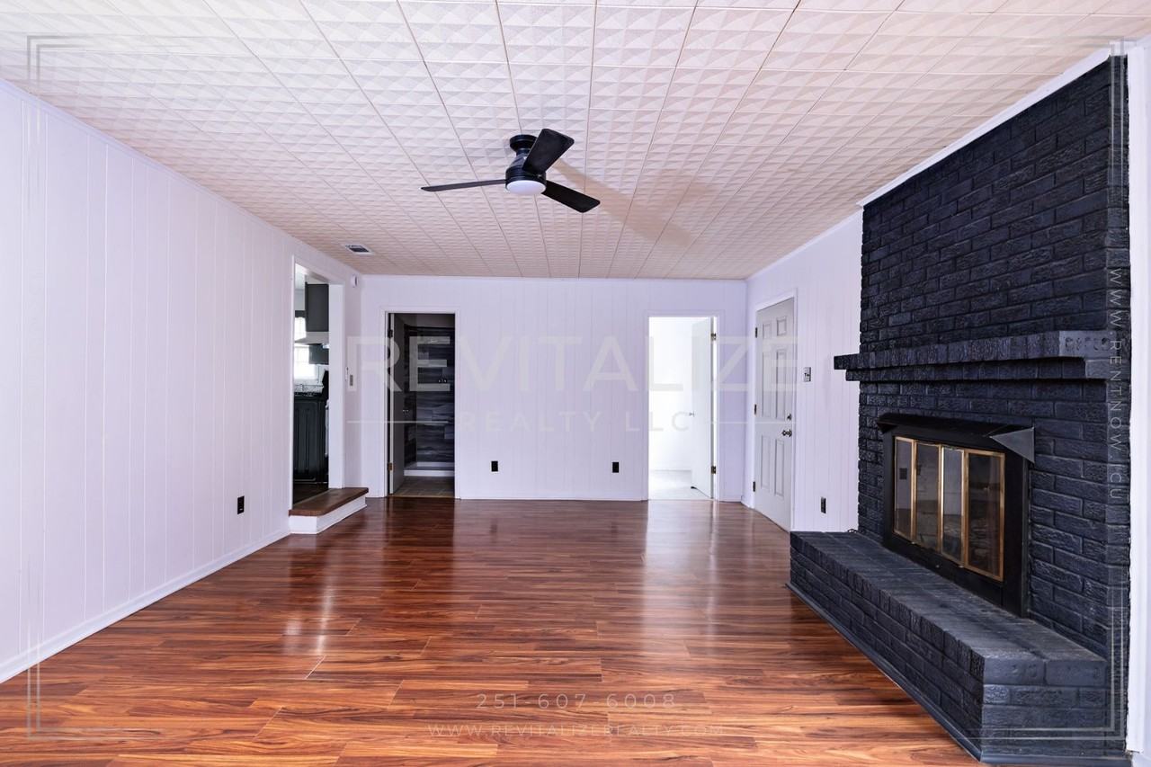 2121 Barron Pl - Photo 3 of 34