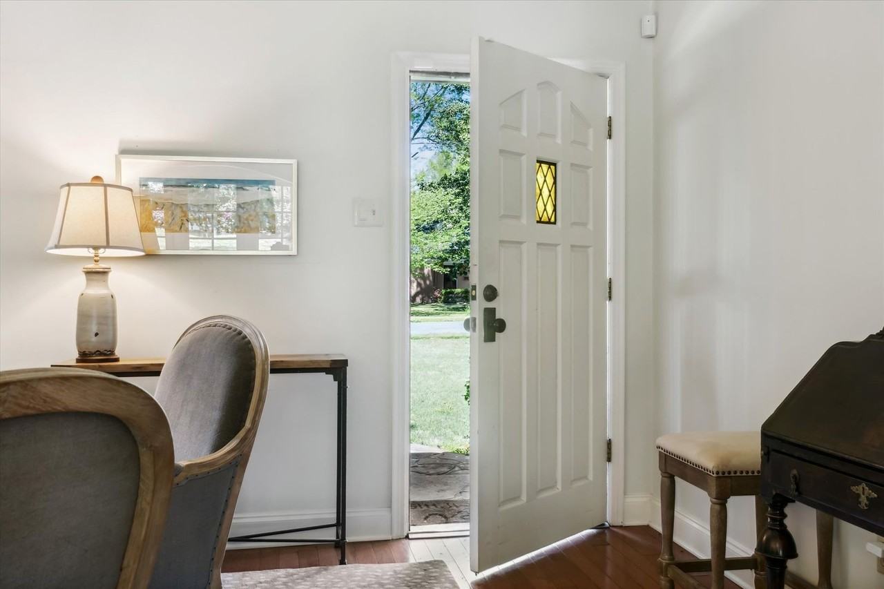 4541 Sequoia Ave - Photo 6 of 39