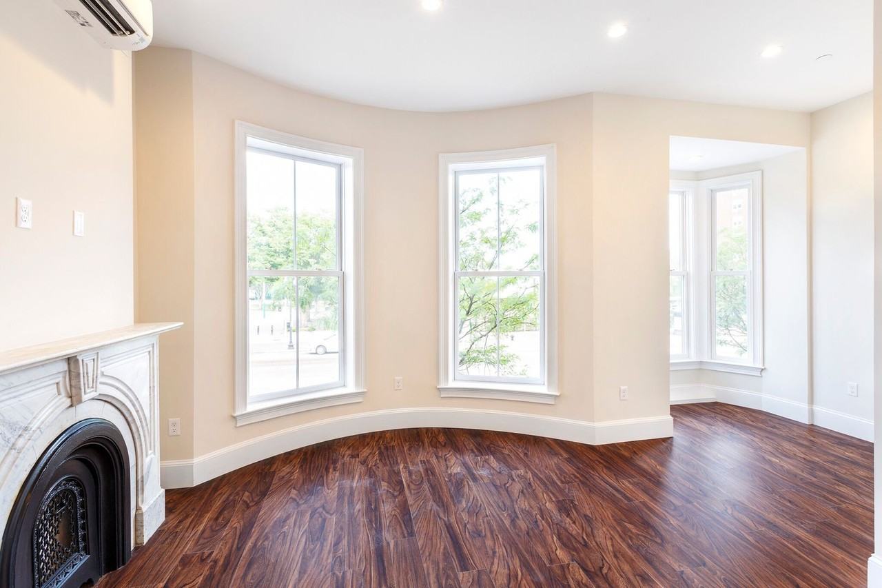 1902 Washington Street - Photo 2 of 20