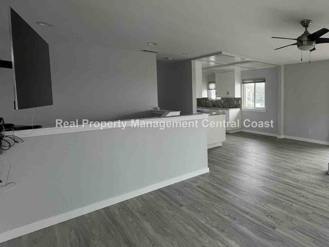 1359 Bolton Dr - Photo 3 of 31