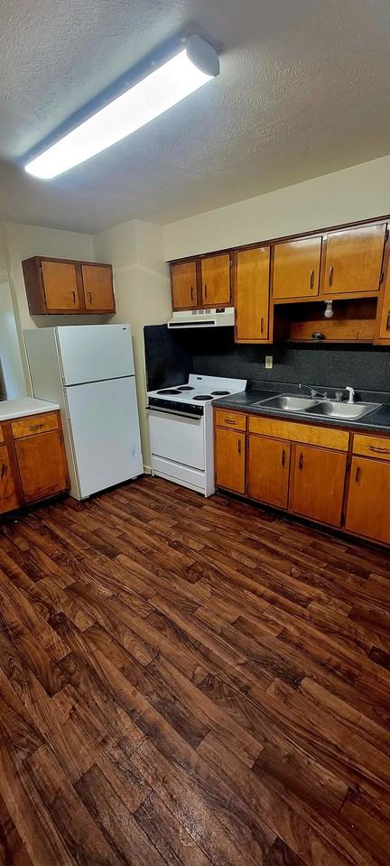 East Center Street 179 - Photo 2 of 5