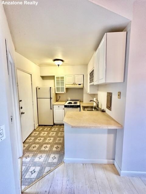 472 Commercial St #3 - Photo 4 of 12