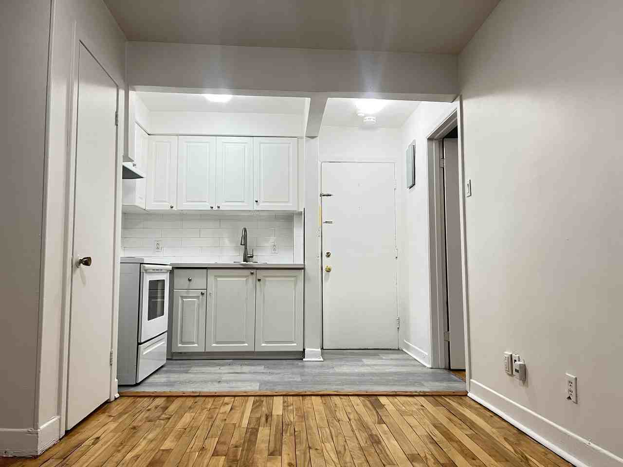 2355 Avenue Mariette - Photo 3 of 12