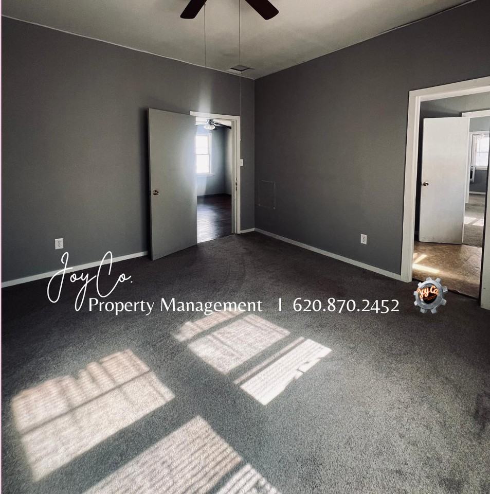 525 S 11th St - Photo 2 of 20