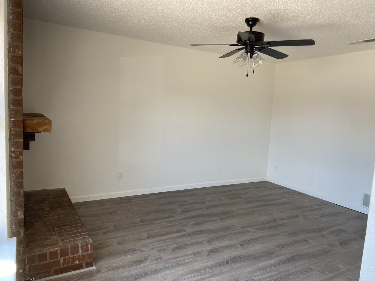 219 Meadow Ct #B - Photo 2 of 23