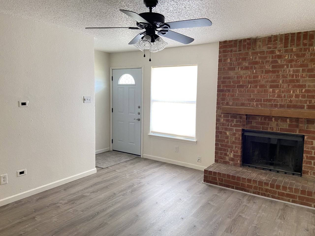 219 Meadow Ct #B - Photo 3 of 23