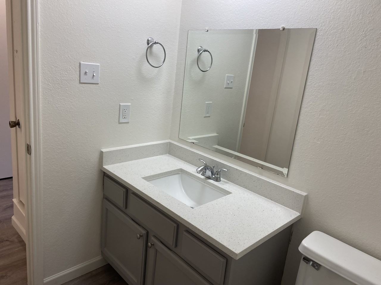 219 Meadow Ct #B - Photo 6 of 23