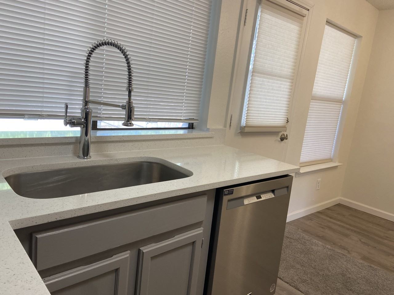 219 Meadow Ct #B - Photo 7 of 23