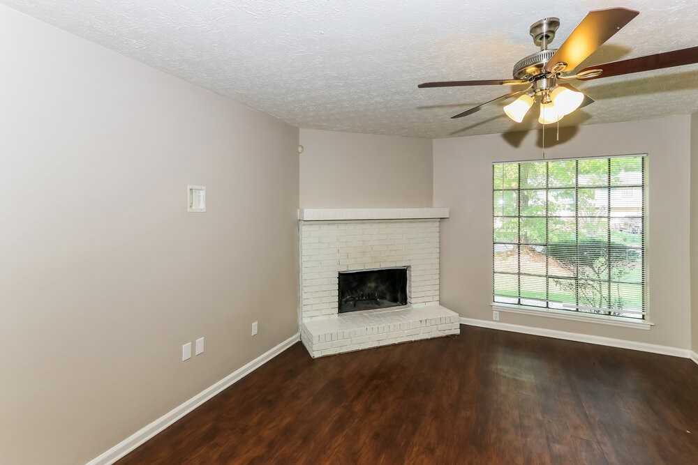 8912 Saddlewood Dr - Photo 4 of 16