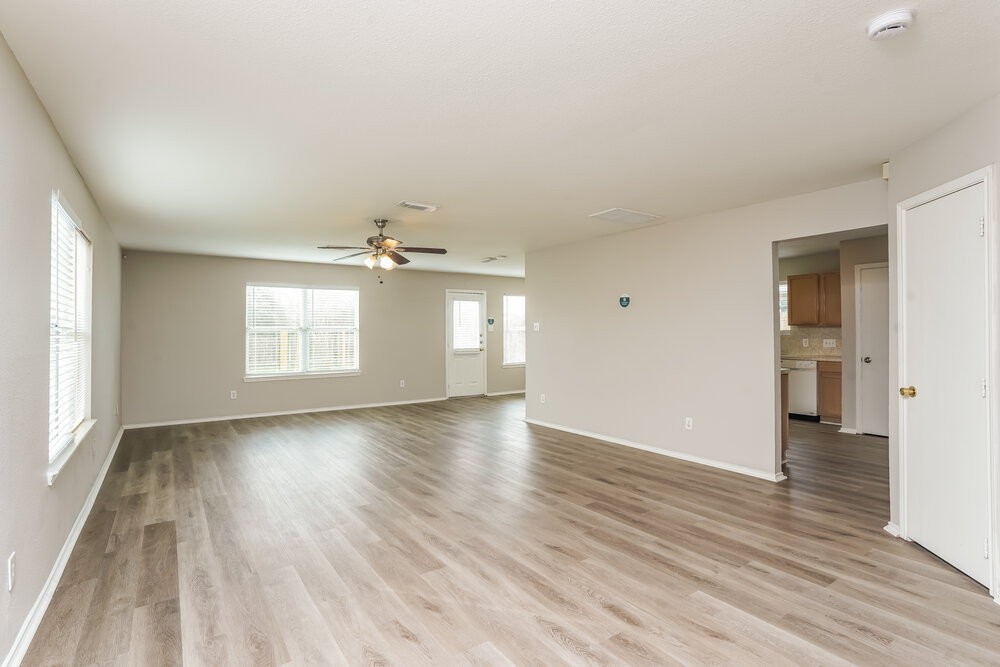 13130 Pine Thicket Ln - Photo 5 of 17