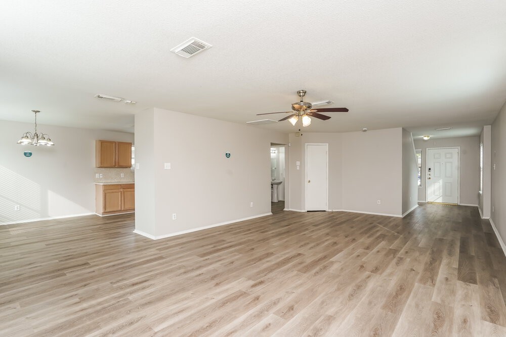 13130 Pine Thicket Ln - Photo 6 of 17