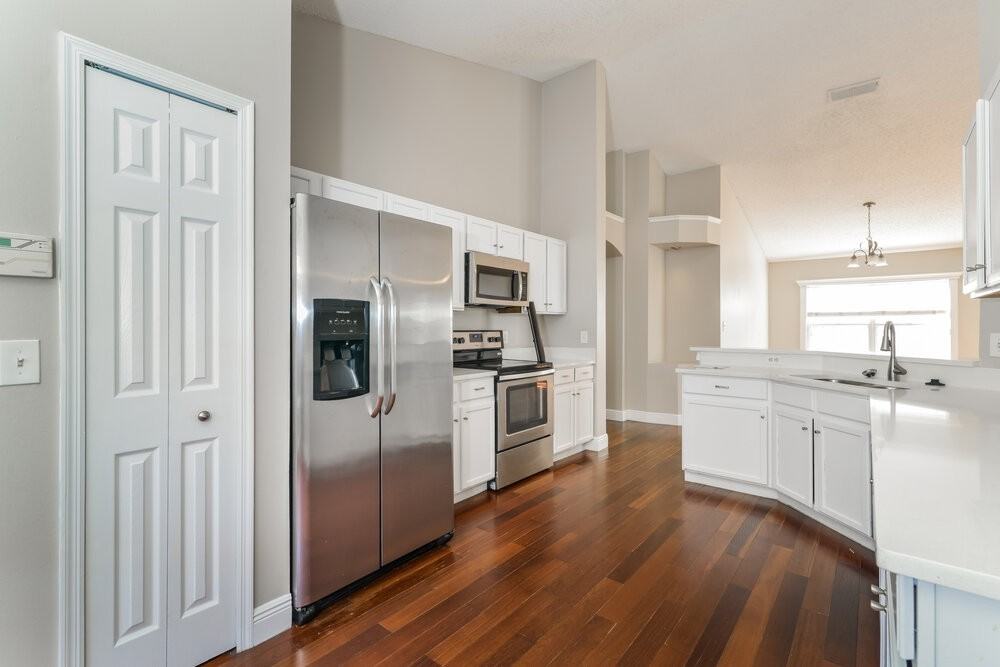 2161 Fennell St - Photo 6 of 16