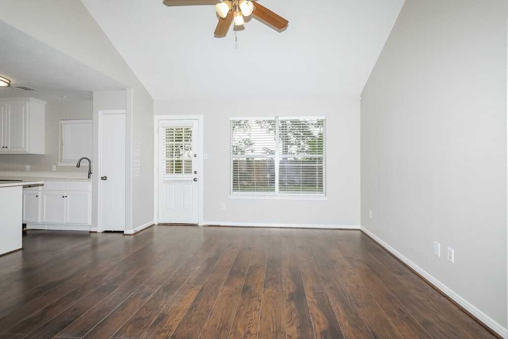 16325 Sun View Ln - Photo 3 of 16