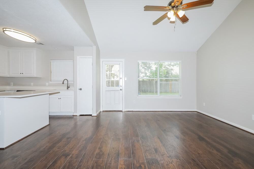 16325 Sun View Ln - Photo 4 of 16