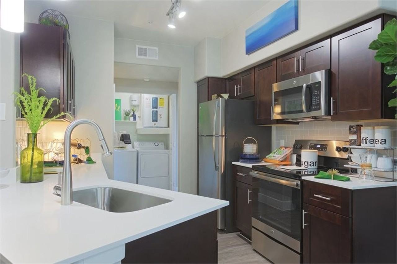 Enclave at Arrowhead - Photo 4 of 50