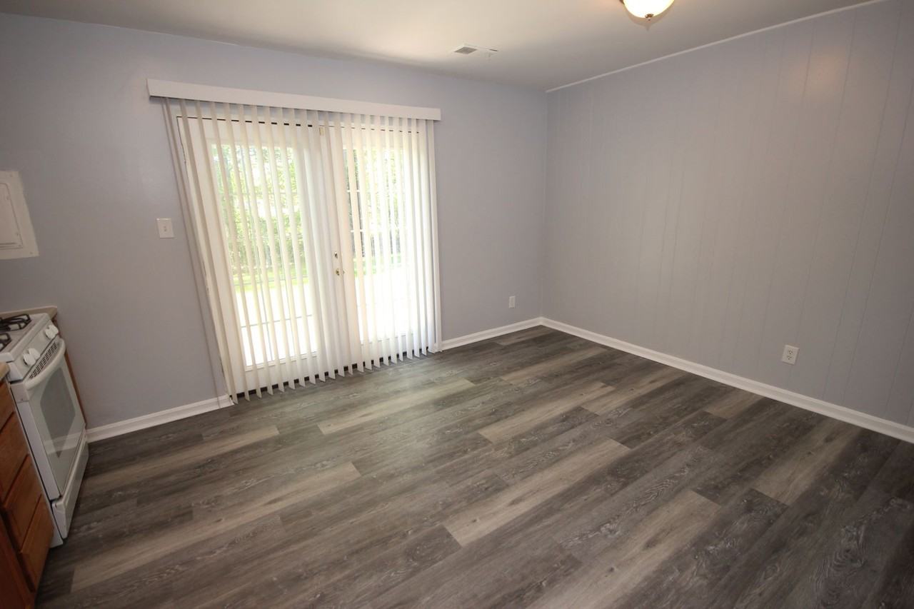 686 Holly Circle - Photo 3 of 28