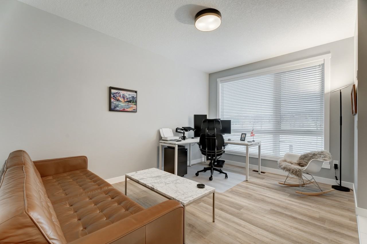 7136 34 Ave Nw Uppr - Photo 3 of 32