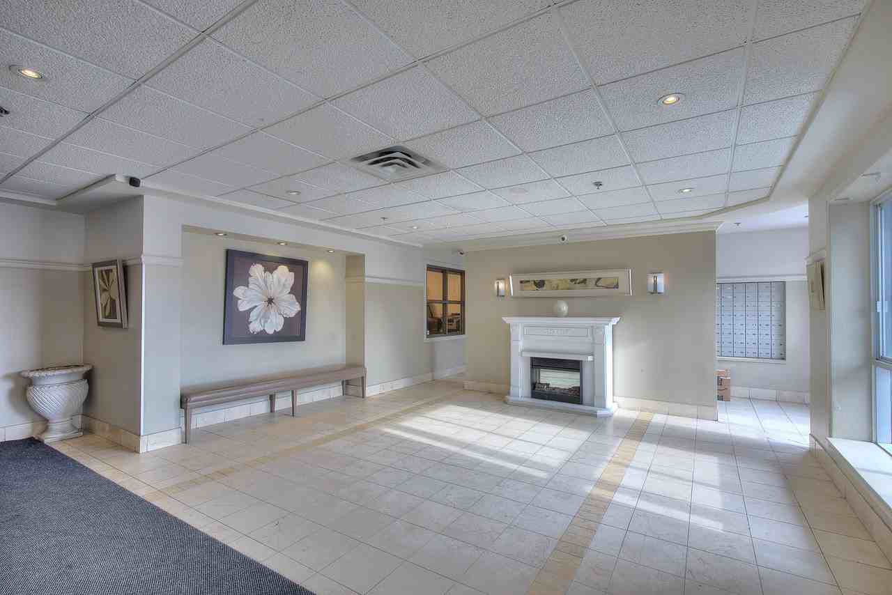 7680 Boul Marie-Victorin - Photo 3 of 45