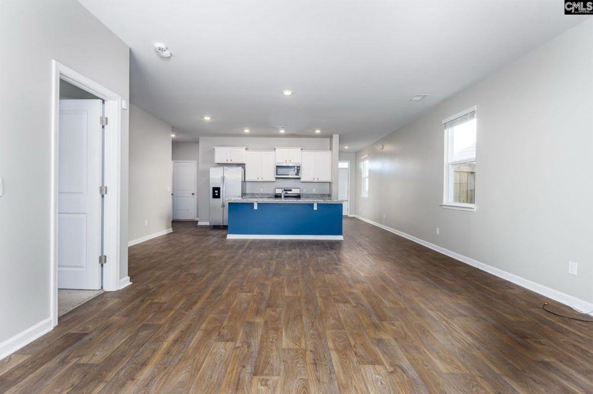 833 Kirby Ct - Photo 4 of 22