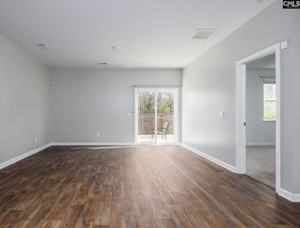 833 Kirby Ct - Photo 5 of 22