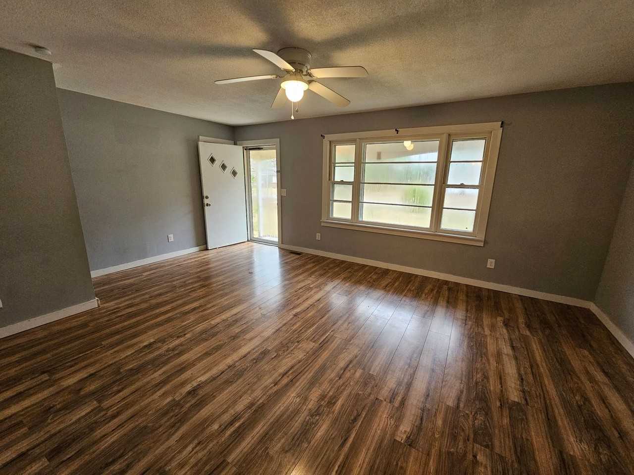 316 Cougar Ln - Photo 2 of 11