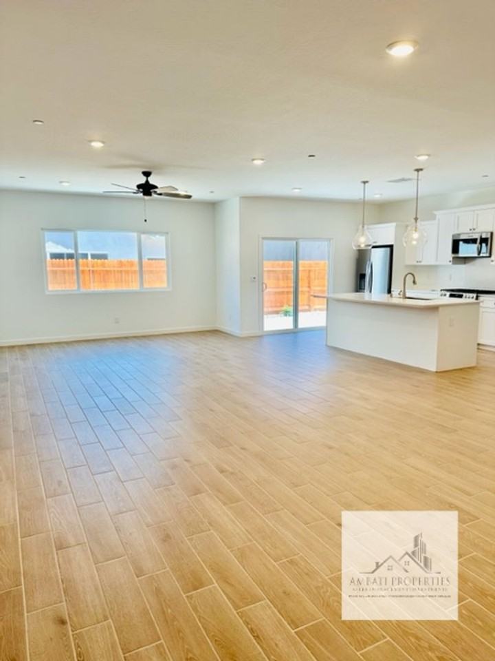 334 Aria Ave S - Photo 7 of 20