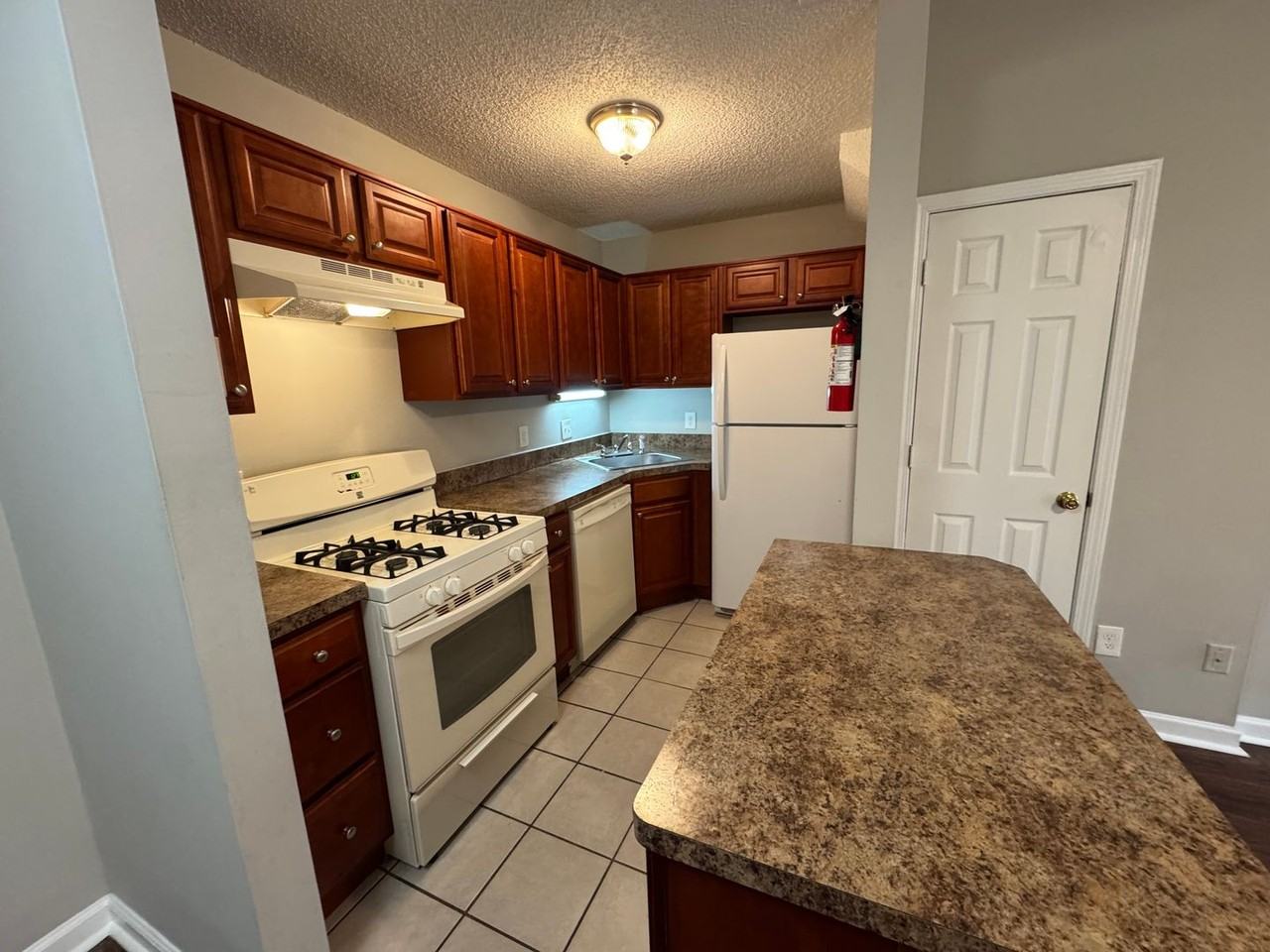 9051 Stoneleigh Trce - Photo 2 of 7