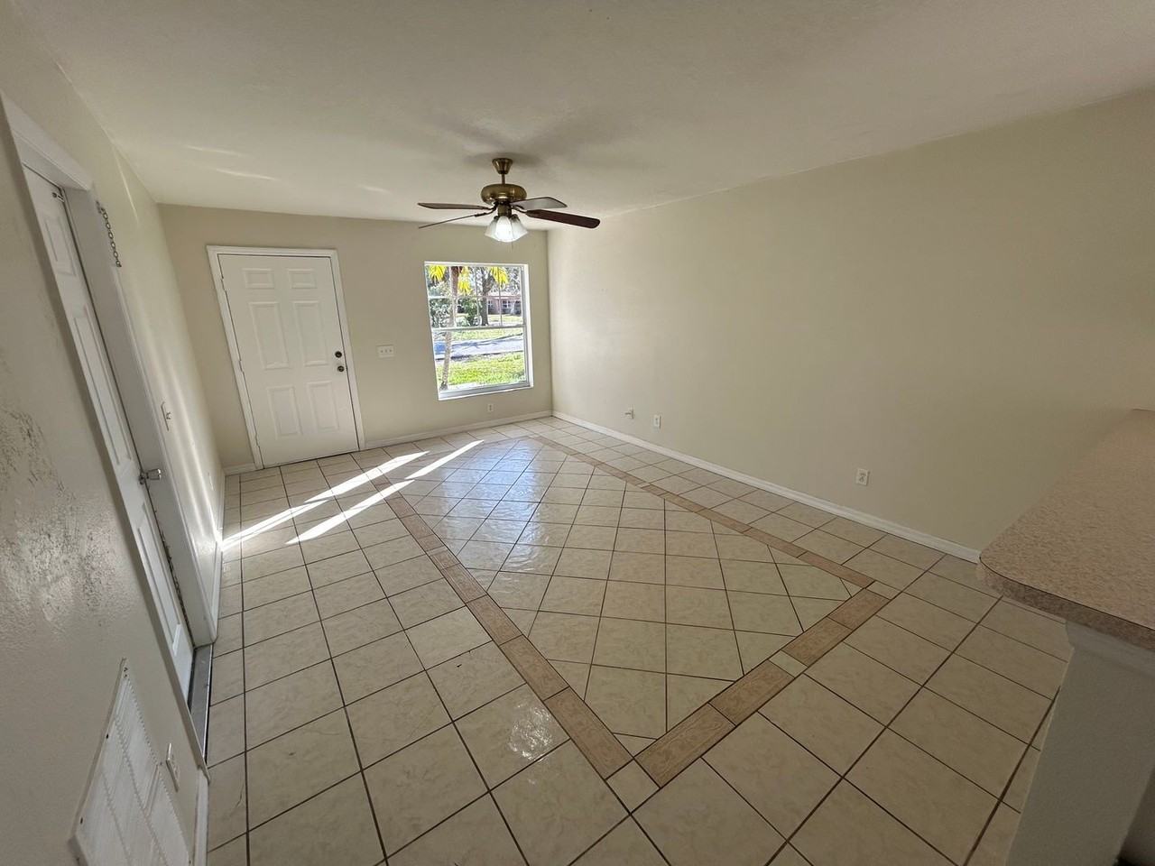 3005 Hillview St - Photo 2 of 12