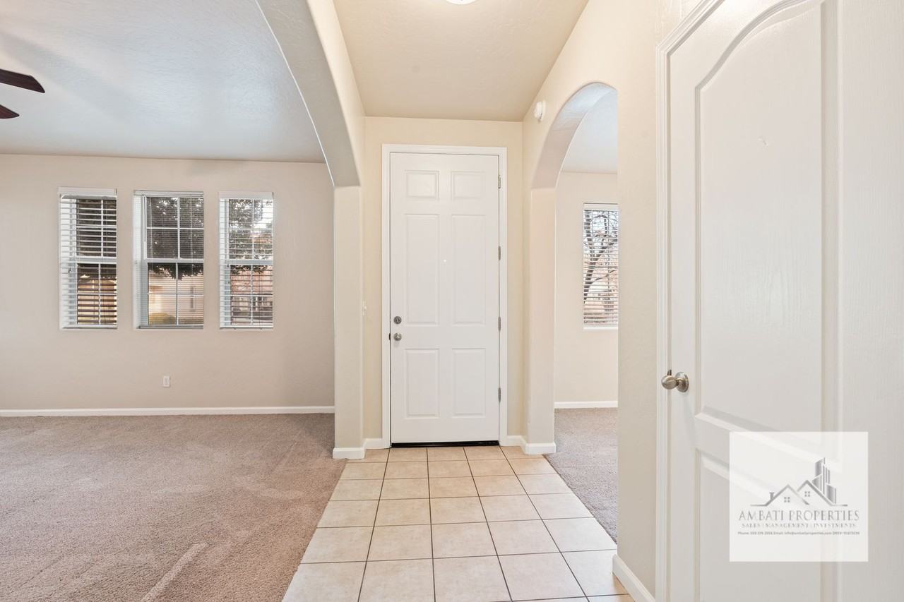 4381 W Artemisa Dr - Photo 2 of 14