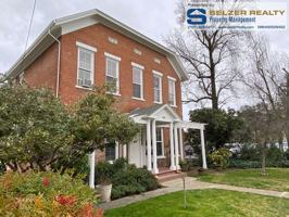 featured image of 104 S Oak St