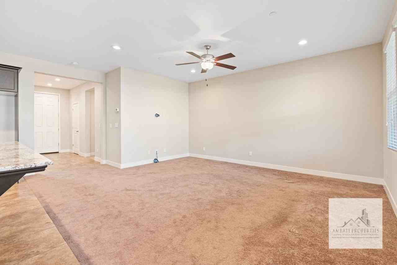 457 Fir St W - Photo 5 of 17