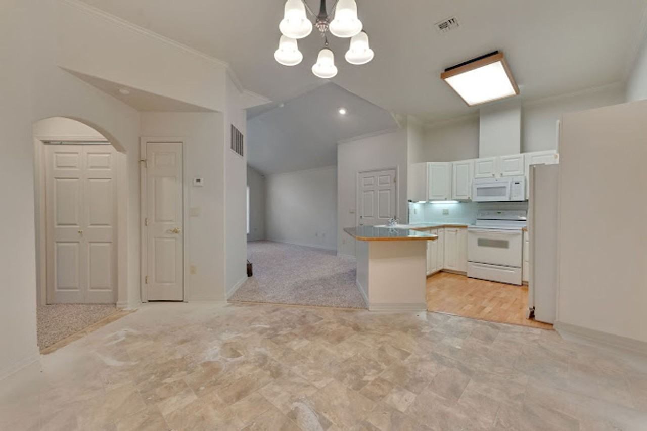 Courtland Place - Photo 6 of 17