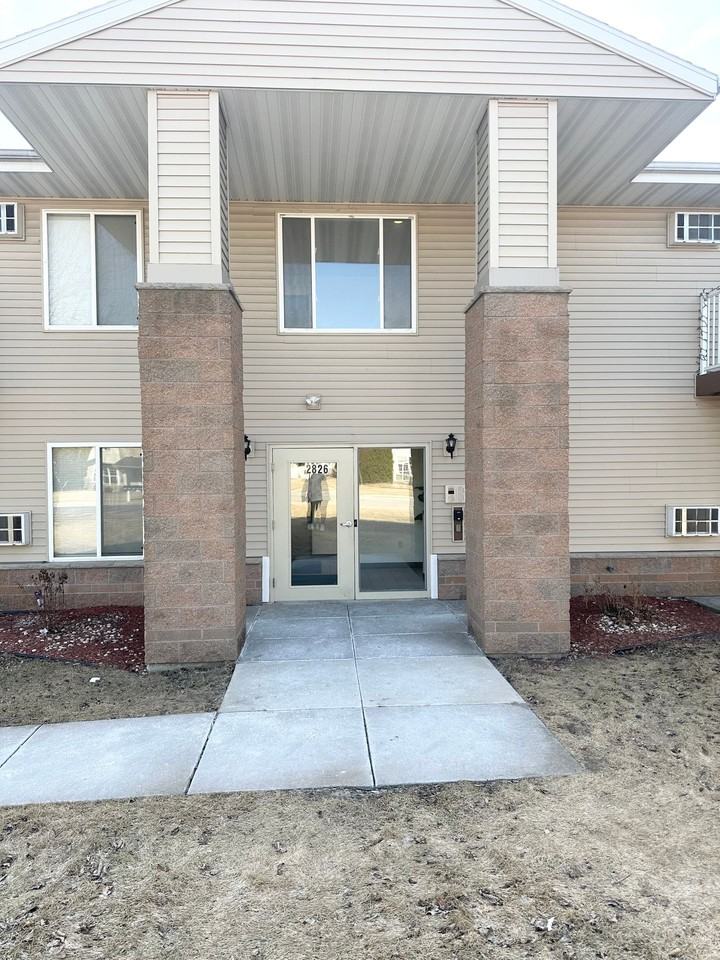 Holiday Commons Apartments - Photo 2 of 36