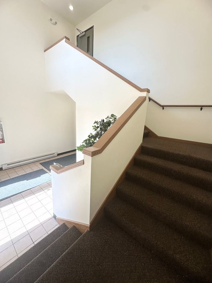 Holiday Commons Apartments - Photo 5 of 36