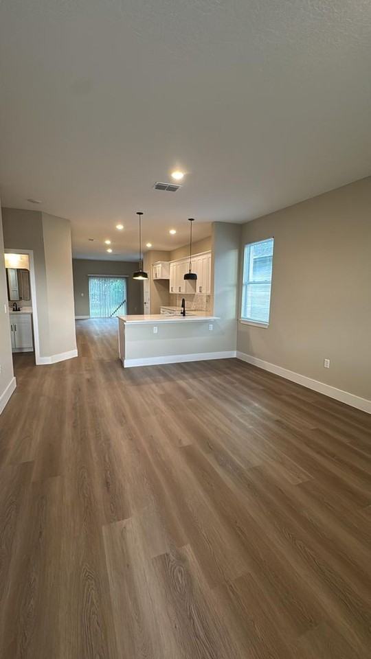 127 N Hudson St - Photo 3 of 14
