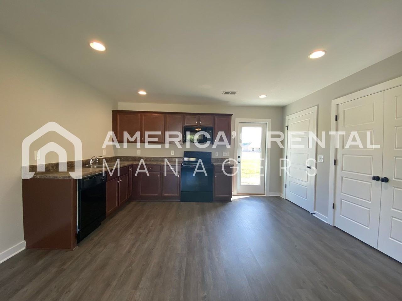 385 Sunlight Cir - Photo 3 of 22