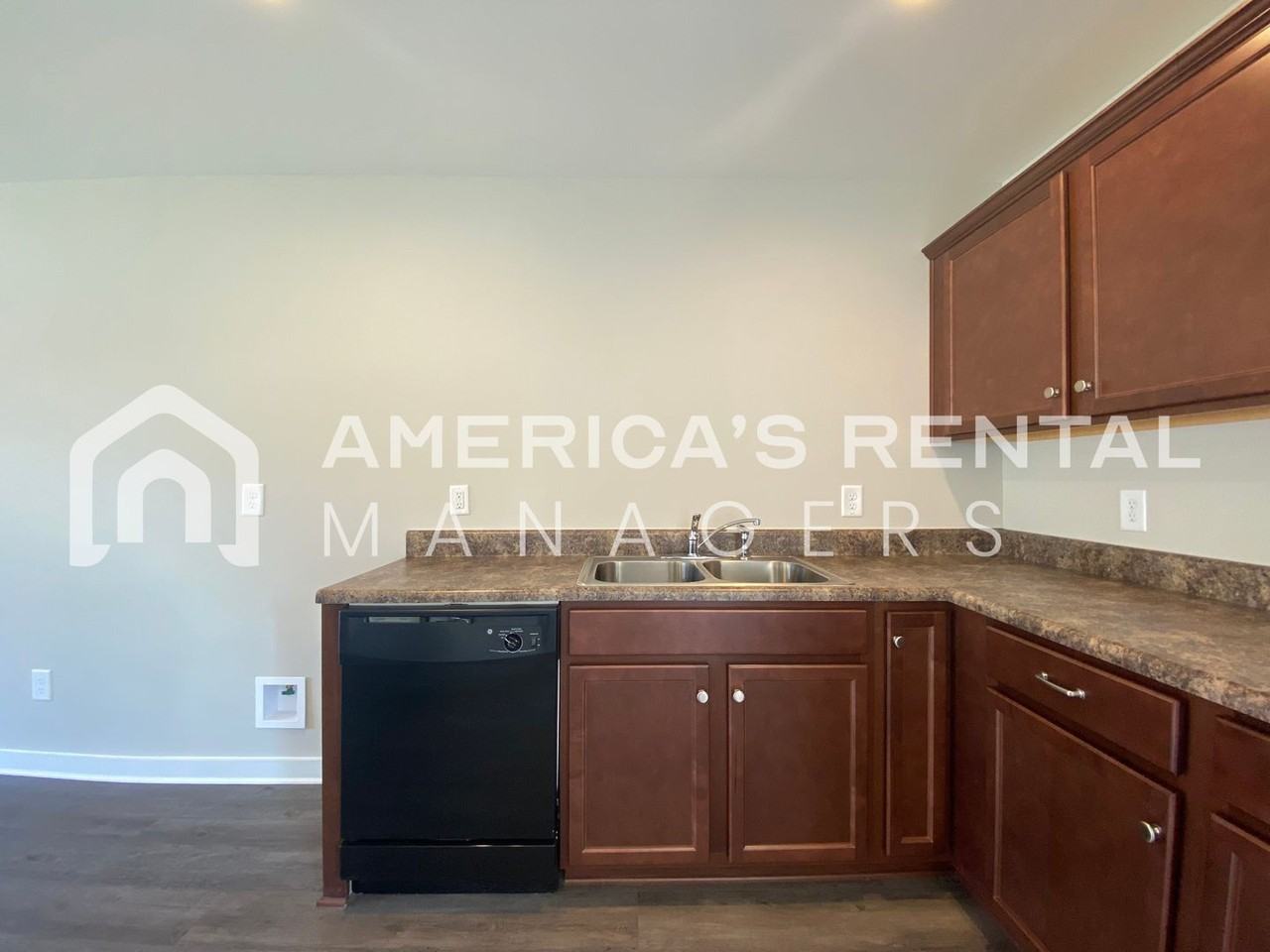 385 Sunlight Cir - Photo 4 of 22