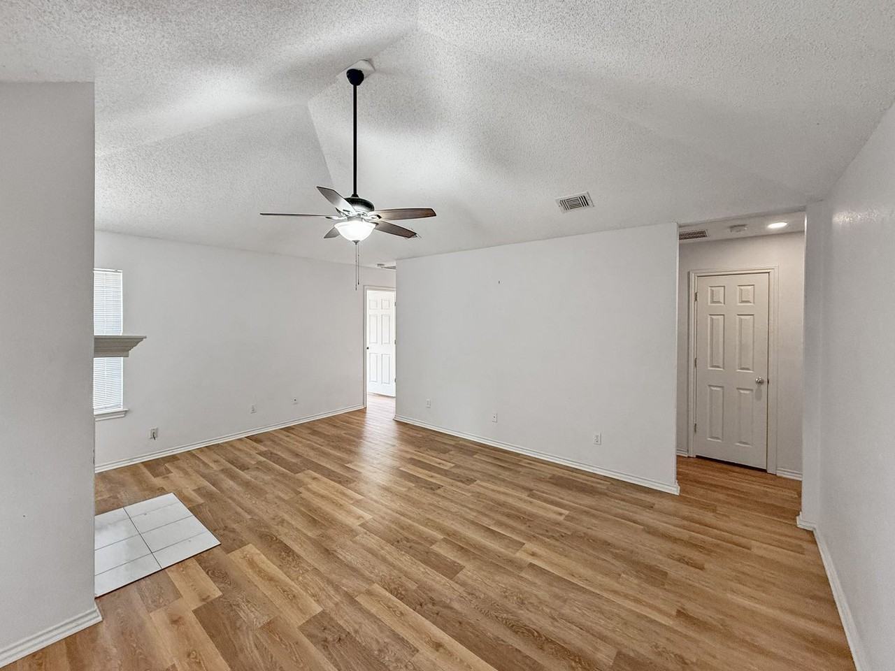 1802 Baylor Dr - Photo 3 of 25