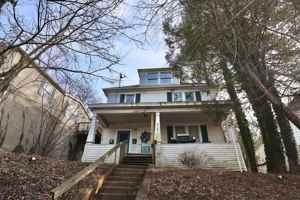 featured image of 512 Pearl Ave