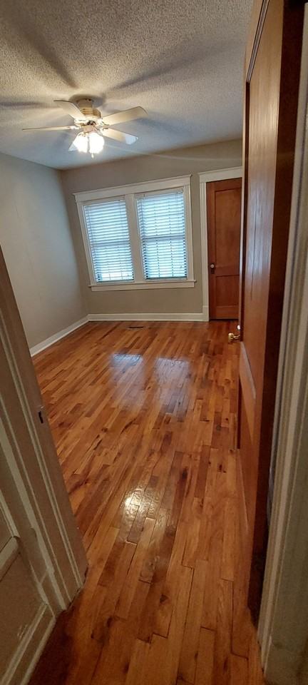 Beautiful 1B1B near Loose Park!!! Available NOW!!! - Photo 6 of 7