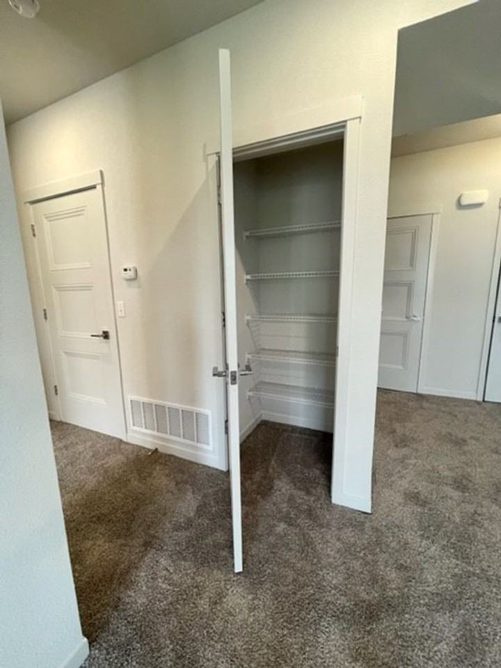 Lake Estates Apartments - Photo 6 of 19