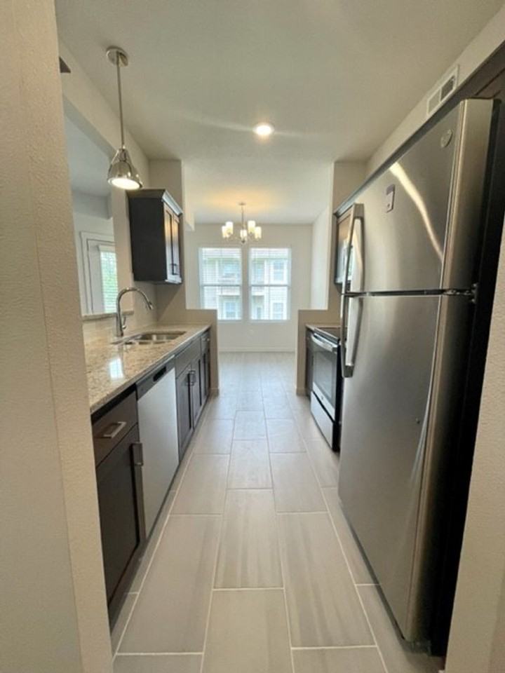 Lake Estates Apartments - Photo 7 of 19