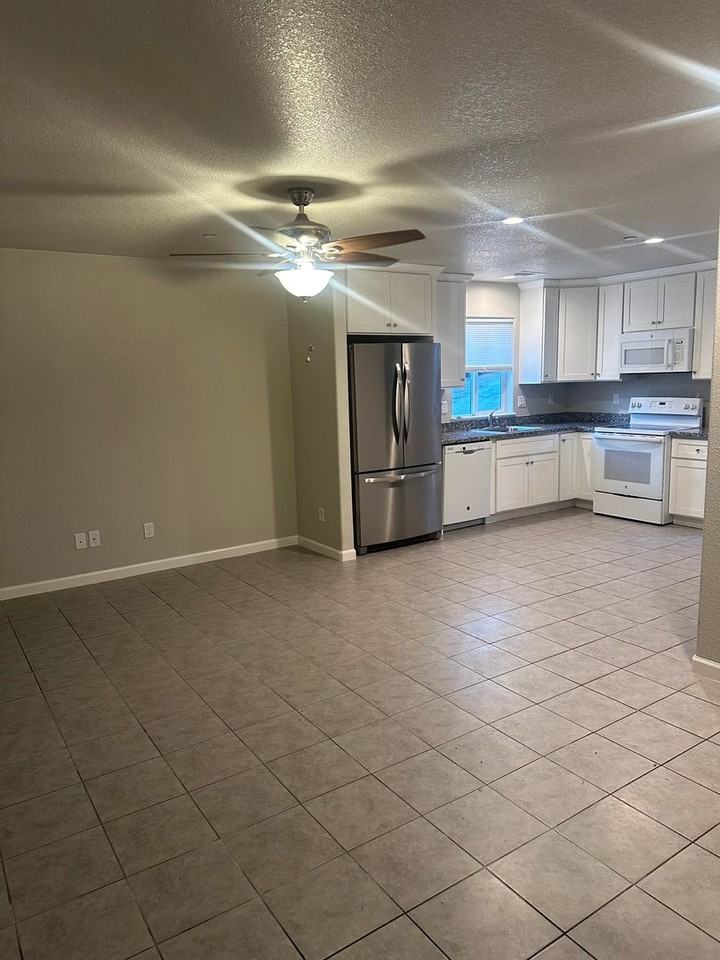 10710B 7th Ave - Photo 3 of 8
