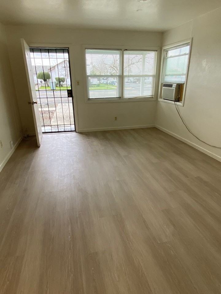 1140 Broadway St - Photo 3 of 22