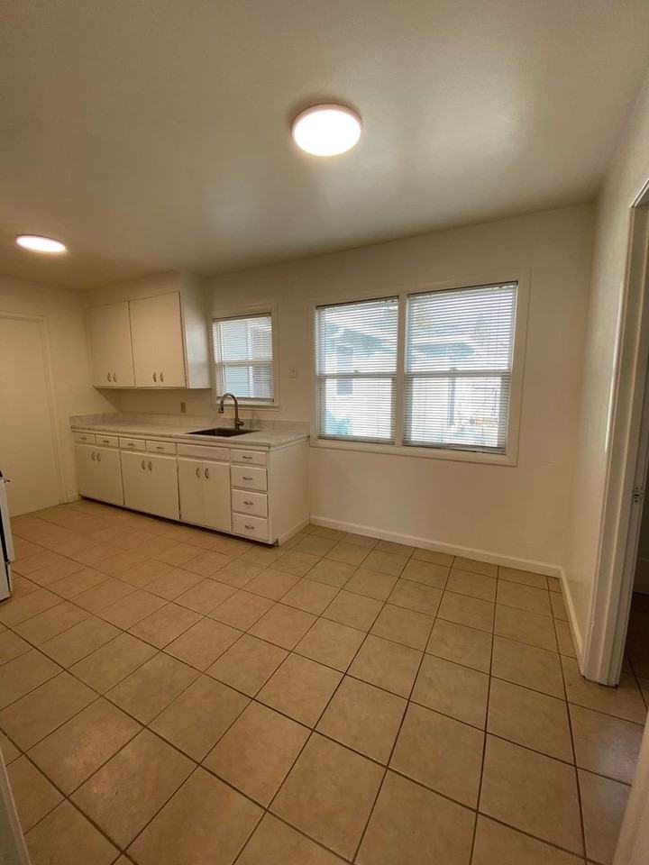 1140 Broadway St - Photo 6 of 22