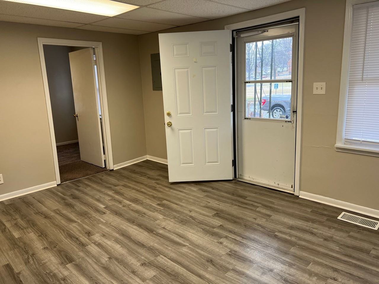 1815 Bicknell Ave - Photo 3 of 22