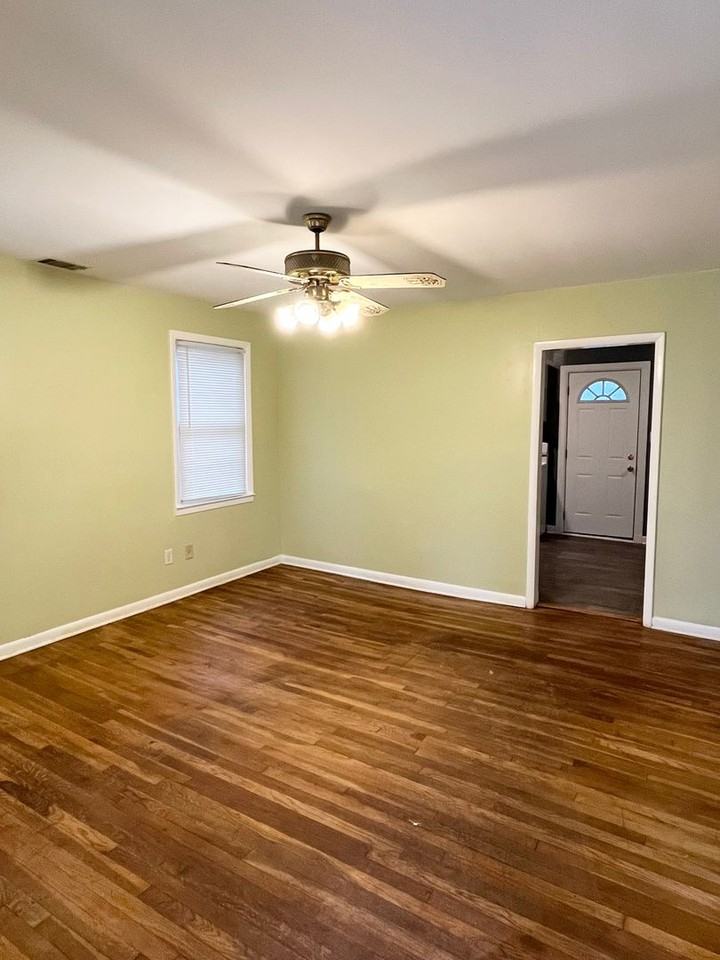 1004 Collat Ave - Photo 2 of 12