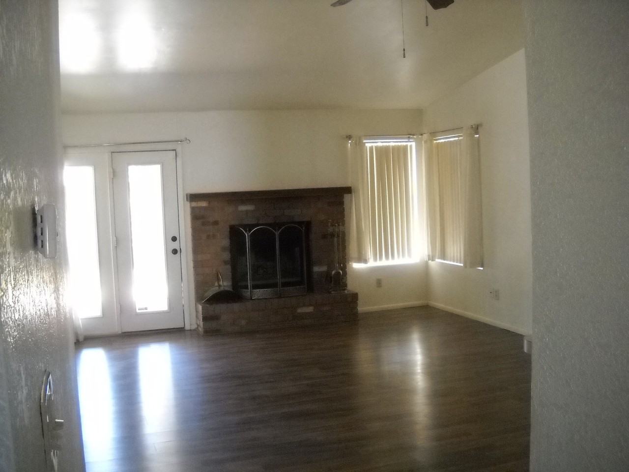 2210 Iris Dr - Photo 7 of 27