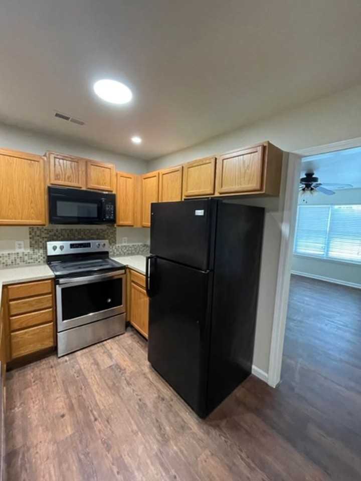 5206 Brooktree Dr - Photo 5 of 21