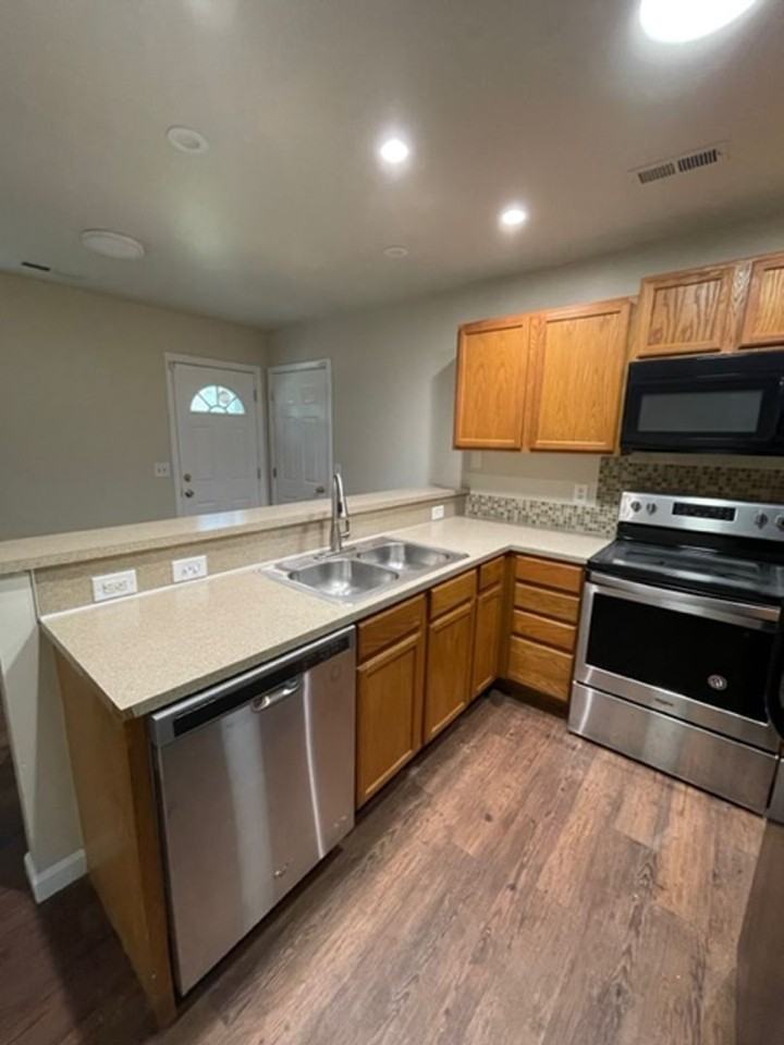5206 Brooktree Dr - Photo 7 of 21